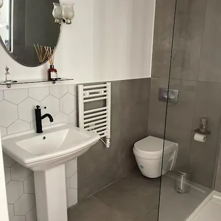 Dans Un Chateau Exceptionnel Du 18e Siecle Apartment *