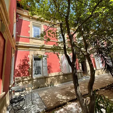 Dans Un Chateau Exceptionnel Du 18e Siecle Apartment *